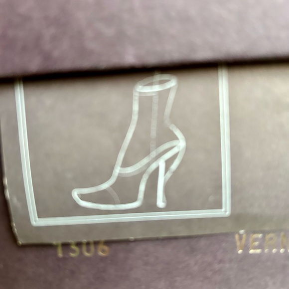 Pre-loved authentic Prada boots. - Picture 12 of 12